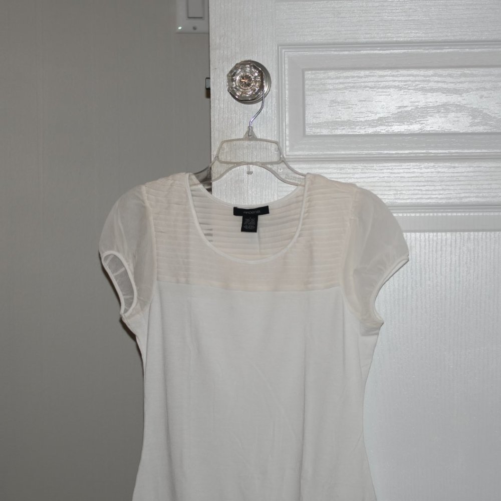 Arden B. Classic white tunic top